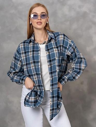 Рубашки: Женская рубашка в клетку - Свободный крой с пониженной линией плеча — — 4