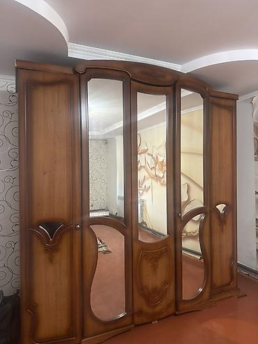 прихожая: Шкаф-купе/распашной классический, 5-дверный, из массива/шпона теплого — 1