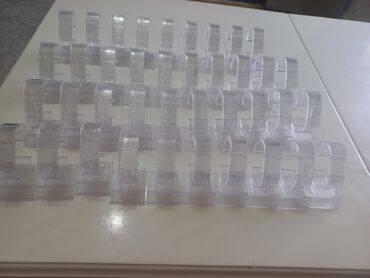 Haima: Məhsul: Şəffaf saat stendləri (vitrin/display üçün)hərbiri 1Azn,40