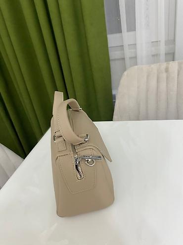Çantalar: Çanta yeni və etiketlidir. 35 azn — 2