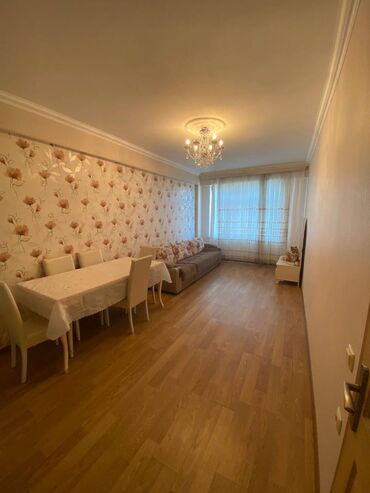 Uzunmüddətli kirayə mənzillər: Gənclik m\s-nın düz yanında 5 mərtəbəli binanın 4-cü mərtəbəsində — 4