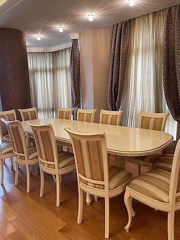 kompüter oturacağı: İtalya istehsali masa desti .12 eded stulnan .1000₼ satilir .Ela — 1