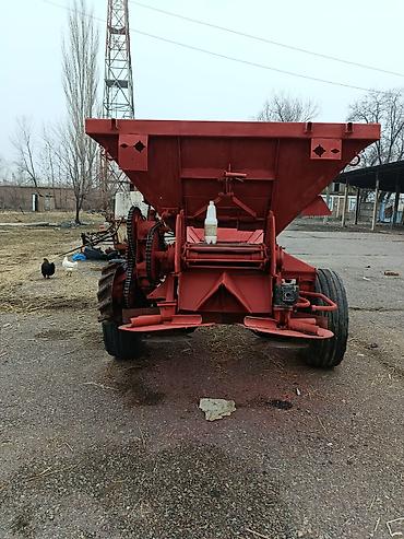 Навозоразбрасыватели: Продается РУМ в отличном рабочем состоянии грузоподъёмностью 4 ТН по — 9