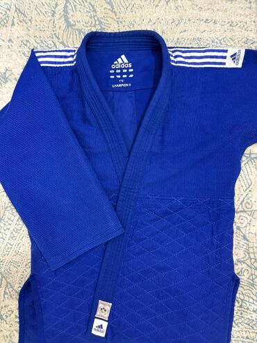 Спортивная форма: Продаю кимано для дзюдо Adidas.Размер L на рост от 170 и