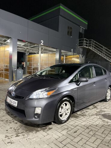 Toyota: Toyota Prius: 2011 г., 1.8 л, Вариатор, Гибрид, Хэтчбэк