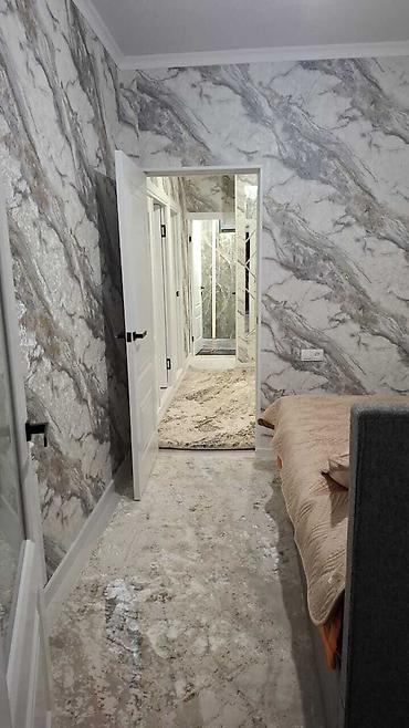 Двуспальные кровати: Кровать с мягким изголовьем, обтянутым тканью, состоящим из отдельных — 20