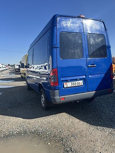 volkswagen транспортёр: Продаётся грузопассажирский фургон синего цвета с высоким крышей и — 3