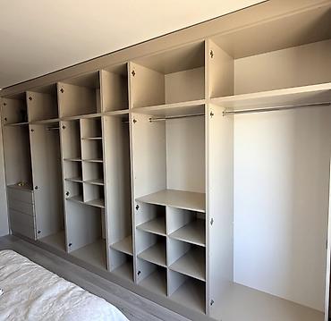 Mebel dəsti – Geniş qarderob şkafı - Dizayn: Müasir, açıq bej