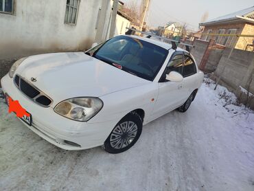 Daewoo: Daewoo Nubira: 2000 г., 1.6 л, Механика, Бензин, Седан