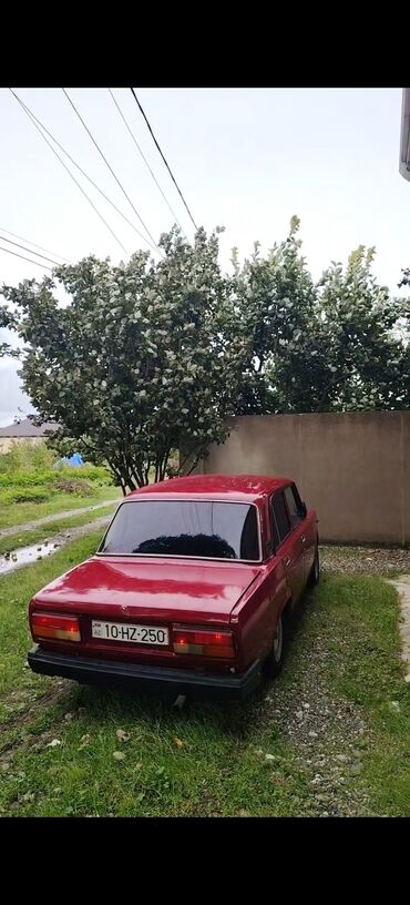 запчасти на фольксваген гольф 2: Vaz 2105 sedan – qırmızı rəng. - Kuzov: klassik 4 qapılı “yeddilik”
