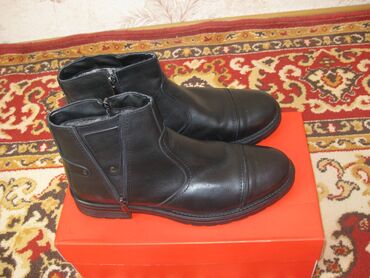 зимный обувь: Продаю б/у мужские, зимние, кожаные ботинки. С натуральным мехом, на