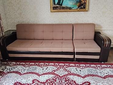 Эмерек: Бурчу бар диван, Кутулар менен — 1
