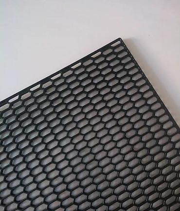 bmw auto: Mreza PVC za branike GTI, RS - sitno sace. Mreza je dimenzija 120 x — 1