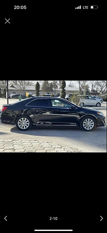 салон машины: Toyota Camry: 2013 г., Гибрид, Седан — 2