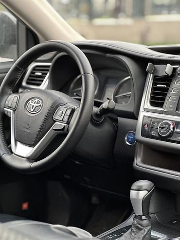 высокие машины: Toyota Highlander: 2015 г., 3.5 л, Вариатор, Гибрид, Кроссовер — 6