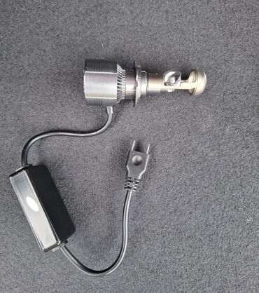 Podveska, xodovoy hissələri: Avtomobil üçün nəzərdə tutulmuş bu H7 tipli LED fara, sürücülük zamanı