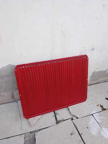 qırmızı xalca: Qırmızı metal ventilyasiya barmaqlığı/paneli - Material: möhkəm — 2
