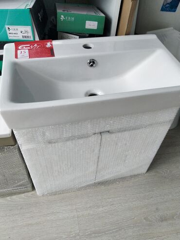 metbext moykasi: Ağ rəngli keramika materialından hazırlanmış, düzbucaqlı formalı