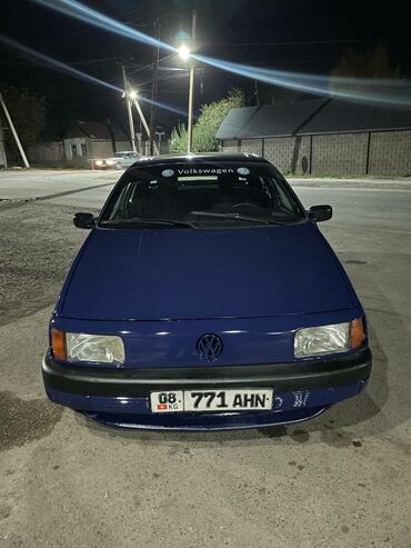 Volkswagen: Volkswagen Passat: 1991 г., 1.8 л, Механика, Газ, Седан