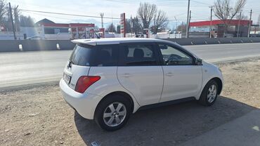 Toyota: Toyota ist: 2004 г., 1.5 л, Автомат, Бензин, Хэтчбэк