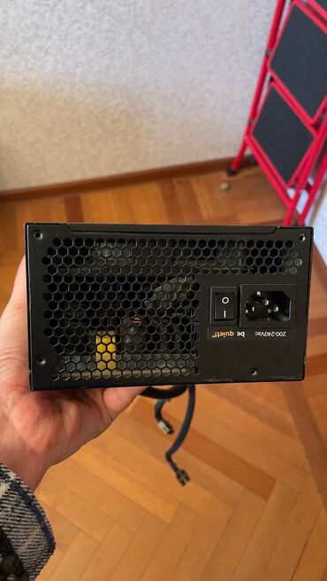 Qida blokları: Qida bloku be quiet!, 700 W — 7