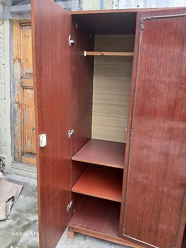ikinci el skaf: İşlənmiş, 3 qapılı, Qəhvəyi, Taxta, Açılan, Düz dolab — 3