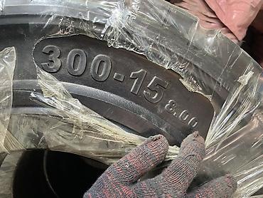 ричтрак: Шина цельнолитая 300-15 (8.00-15) для погрузчиков/складской техники — 1