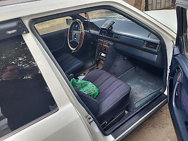 знак мерседес: Mercedes-Benz W124: 1988 г., 3 л, Седан — 9