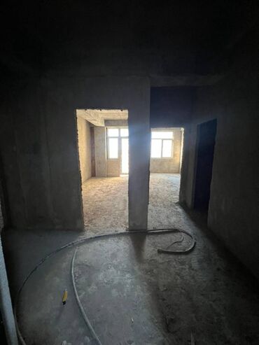 Yeni tikili: Studiya, Yeni tikili, 84 kv. m — 3