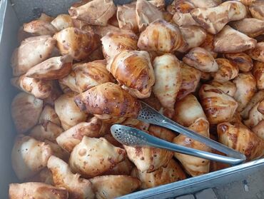 Повара: Ассалому Алейкум тандыр самсыга жардамчы керек камырына камыр кылып