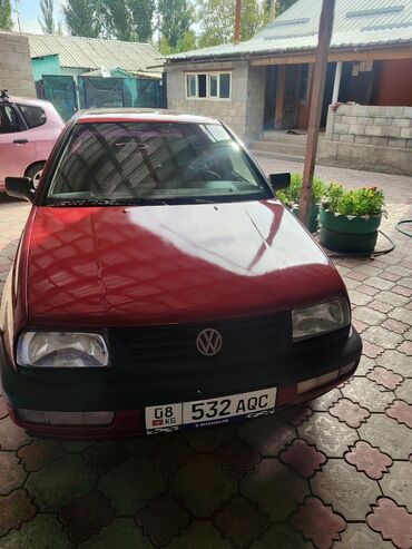 ман 8 153: Volkswagen Vento: 1995 г., 1.8 л, Механика, Газ, Седан
