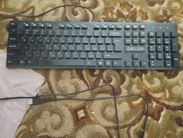 купить бу клавиатуру: Клавиатура, почти новая и работает хорошо, Delux KA150