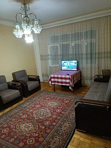 xacmaz mənzil: Sumqayıt şəhəri, 10-cu mikrorayon ərazisində, 4 otaqlı tam əşyalı