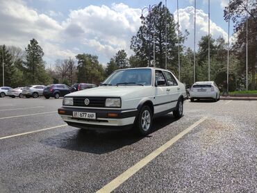 Volkswagen Jetta: 1990 г., 1.3 л, Механика, Бензин, Седан