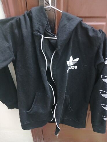 Köynəklər: Hərbiri təzə kimidi 10 .12 yaş uşaqlar üçün hamısı bir yerdə 30m — 5