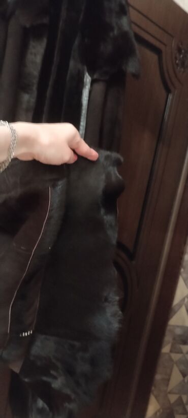 Kürklər: Qadin Kürk. Heç bir problemi yoxdur. 36-38 Razmer geyinenlere çox — 3