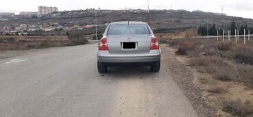 Volkswagen: Volkswagen Passat: 1.8 l | 2004 il Sedan — 5