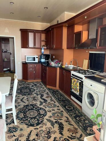 Uzunmüddətli kirayə mənzillər: Mənzil kirayə verilir. 16.9 mər. 2 otaq, 80 kv. Əhmədli metro — 9