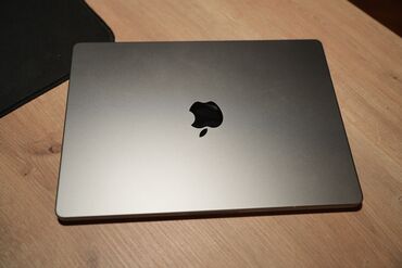 Apple MacBook: İşlənmiş Apple MacBook, 14 ", Apple M1 Pro, 512 GB, Ünvandan götürmə — 9