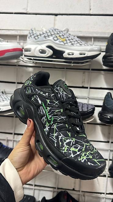 Patike: 41-46 za samo 3700 din — 9