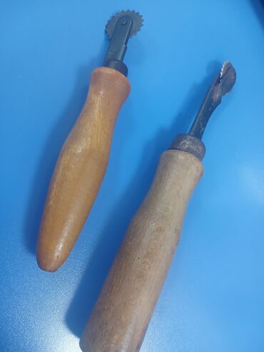 Alət çantaları: Bunu çertyoj çəkəniər işlədirlər. adını dəqiq bilmirəm məncə rezets — 8