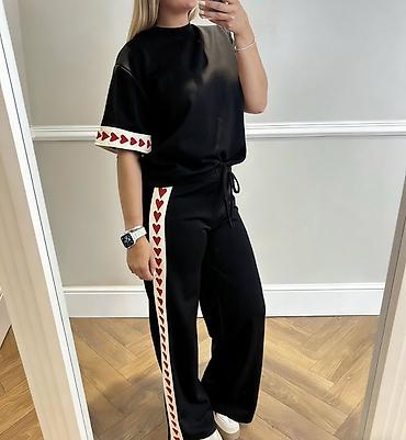 Gornji i donji deo: ✅ ženski komplet – majica i široke pantalone
✅3300 din — 2