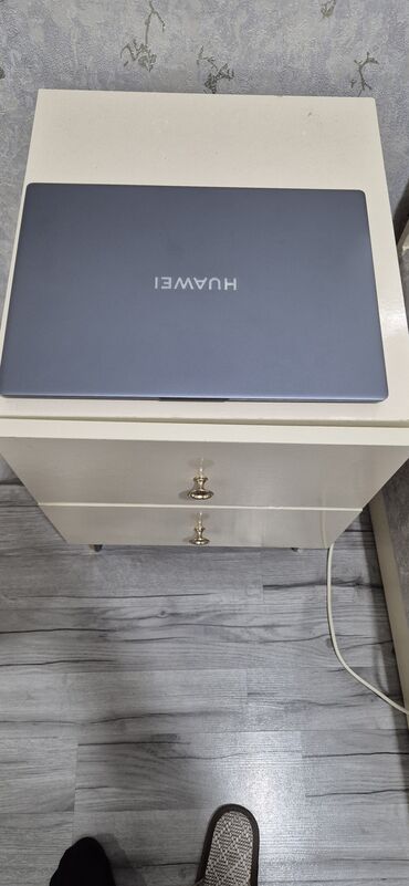 Huawei: Huawei noutbuk - Model xətti: Huawei (MateBook seriyası görünüşlü — 1