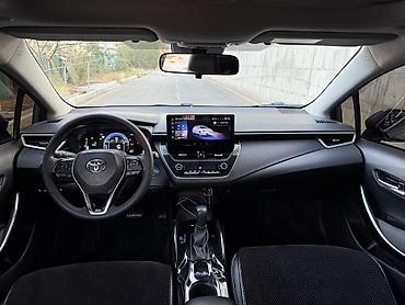 Toyota: Toyota Corolla: 2023 г., 1.8 л, Вариатор, Гибрид, Седан — 7