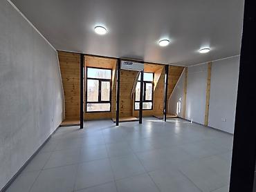 Аренда офисов: Аренда офисов, 49 м², В бизнес центре, С видом на горы, 1 линия, С оборудованием — 5