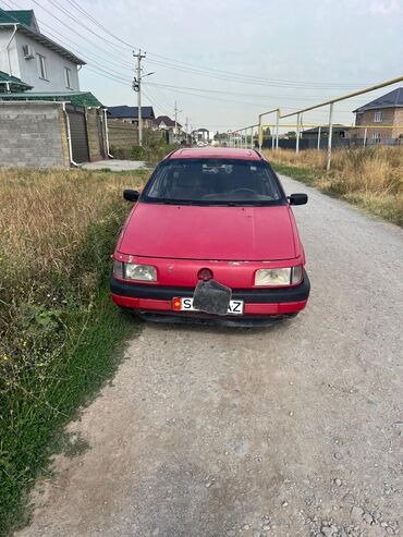 тико машина бишкек: Красный седан Volkswagen Passat B3, подходящий для повседневных