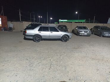 Volkswagen: Volkswagen Jetta: 1990 г., 1.8 л, Механика, Бензин, Седан