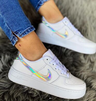 Patike: NIke air force patike

Novo
Brojevi 36 do 46

fb Moja Kupovina 1 — 13