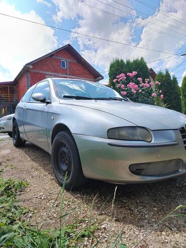 opel corsa c: Alfa Romeo 147: 1.6 l | 2001 г. 258000 km. Hečbek