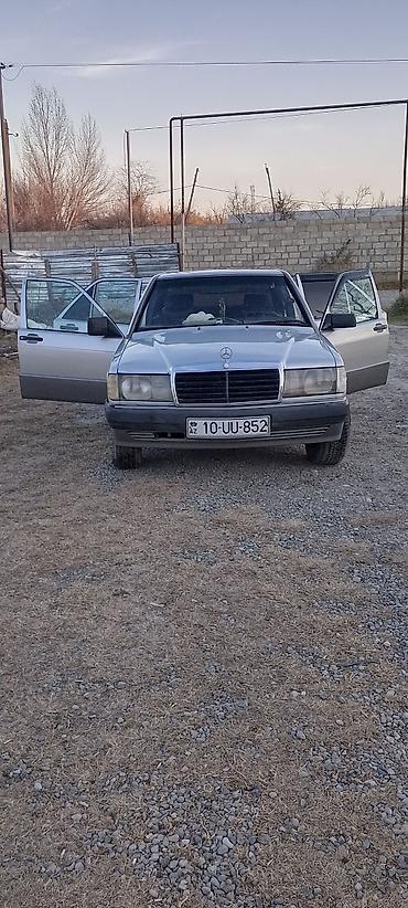 Mercedes-Benz: Mercedes-Benz 190 (W201): 0.2 l | 1990 il Sedan — 5